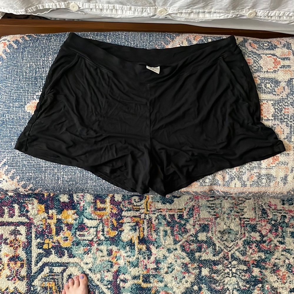 Black L Soma shorts 🖤